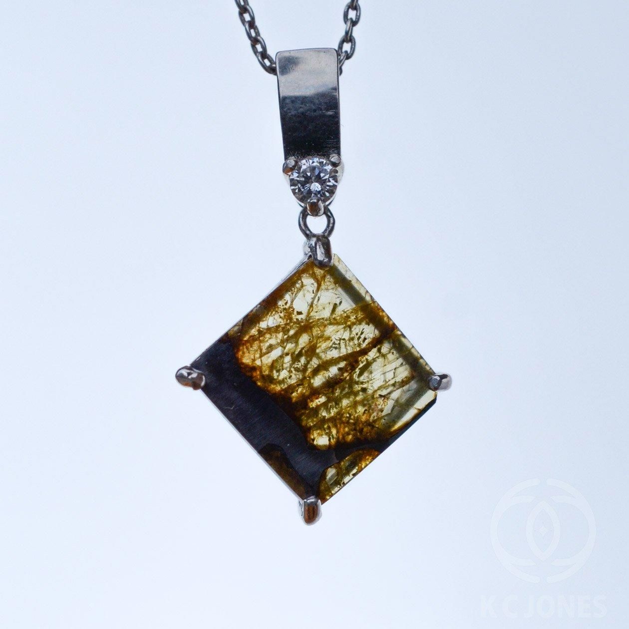 イミラック隕石 2g ペンダントトップ - KCジョーンズ・クリスタルショップ