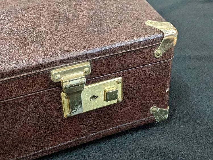 セルマー アルトサックス用ケース 鍵付き【服部管楽器】 - 服部管楽器