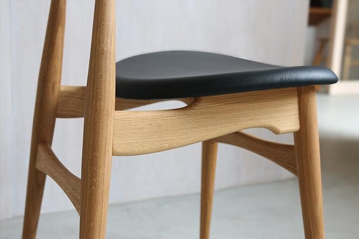 Carl Hansen & Son（カール・ハンセン＆サン社） Hans J. Wegner CH33P