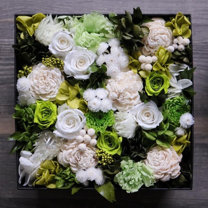 プリザーブドフラワー ボックス（白グリーン系 Mサイズ）サムライフラワー