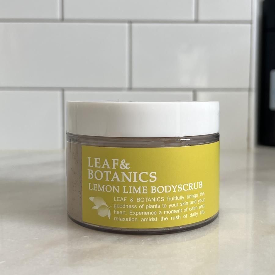 ボディスクラブ | レモンライム | 松山油脂 - Japanese craftsmanship