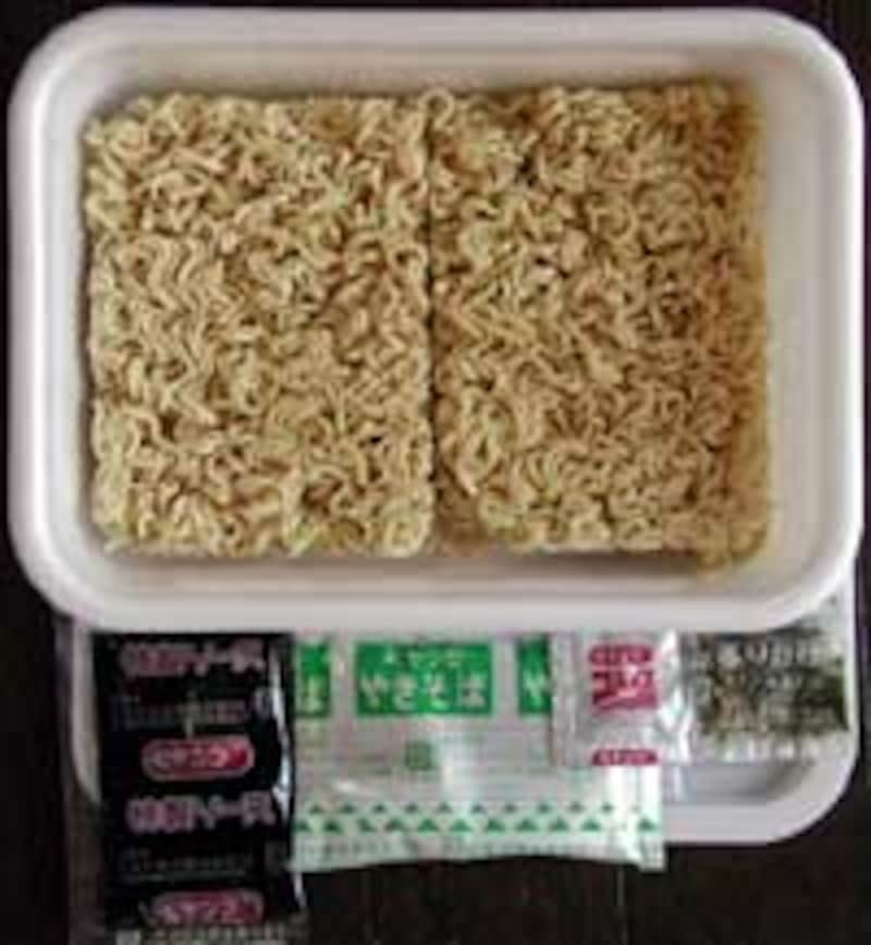 圧倒！超大盛・ペヤングソースやきそば [コンビニグルメ] All About