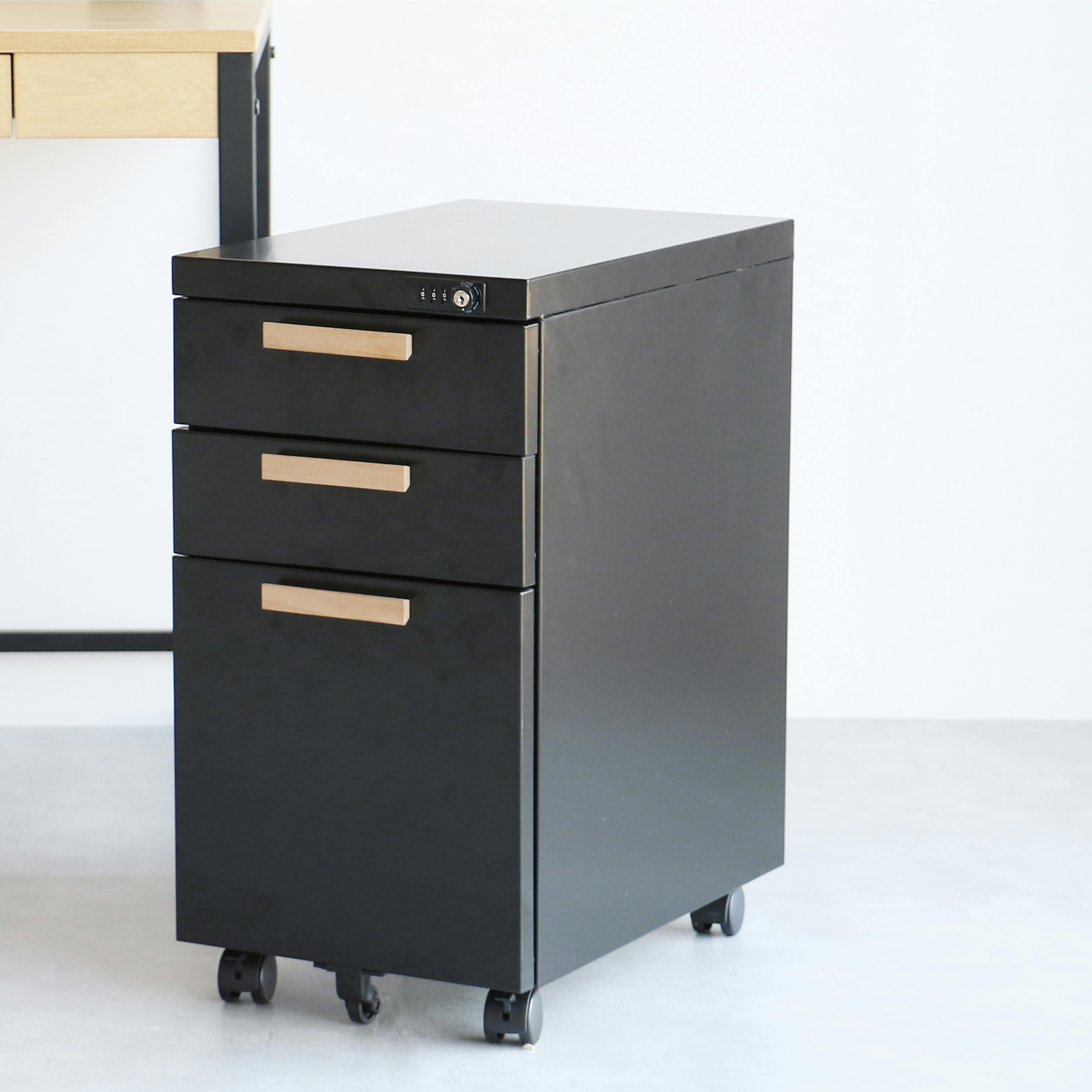 スチール×天然木 温もりのある優しい印象のデスクワゴン Desk Wagon