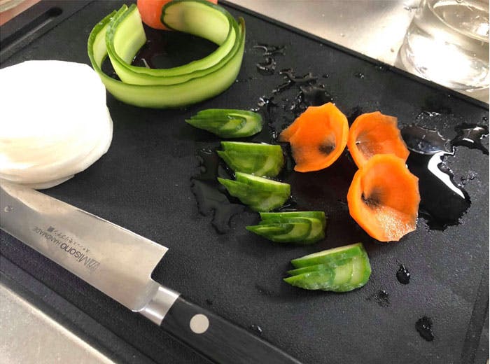 きれいのミカタ 丸めて煮沸消毒できるまな板 Mサイズ プラチナシリコン