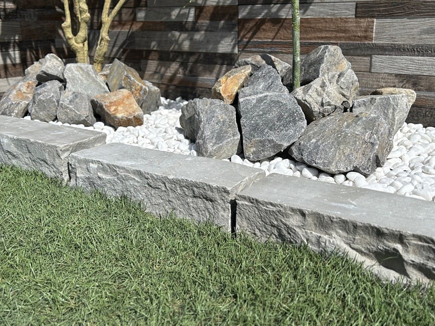 花壇 ガーデニング 庭 石 ブロック 自然石 ナチュラルグレー 約29×9cm