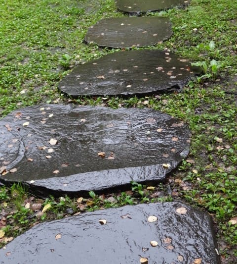 敷石 飛び石 乱形石 ステップストーン 鉄平石 大判 約300-450mm 厚み