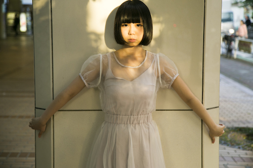 19歳の鍵盤SSWヒロネちゃん、〈術ノ穴〉から初の全国流通盤発売 - News