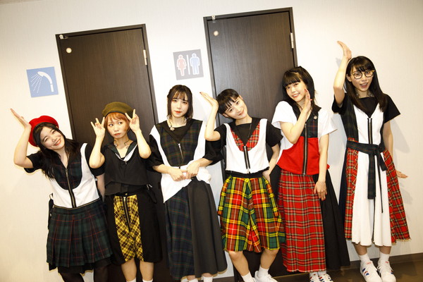 BiSH、約8時間に及ぶ映像作品「BiSH presents FROM DUSK TiLL DAWN」の