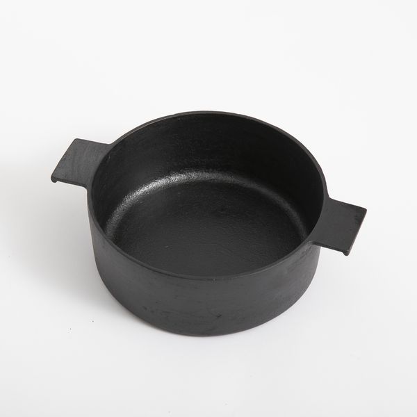 toki no niwa/鉄鋳物両手鍋 -100年使えるから一生ものになる、漆仕上げ
