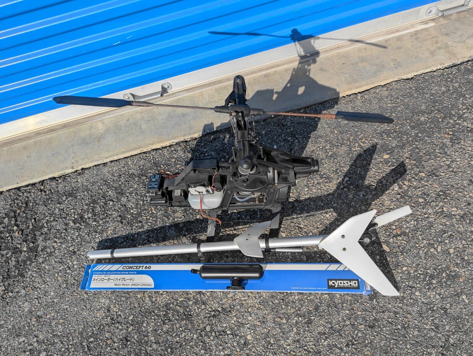 KYOSHO CONCEPT 60 RC ENGINE POWERED HELICOPTER Chassis w/ Engine