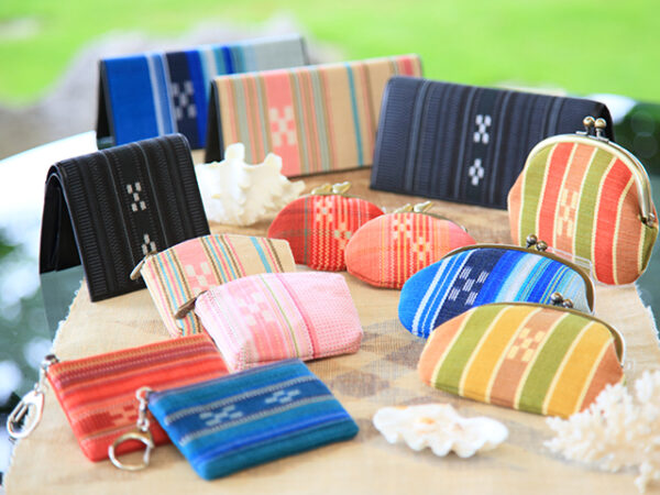 あざみ屋 みんさー工芸館 – 島色、無限大