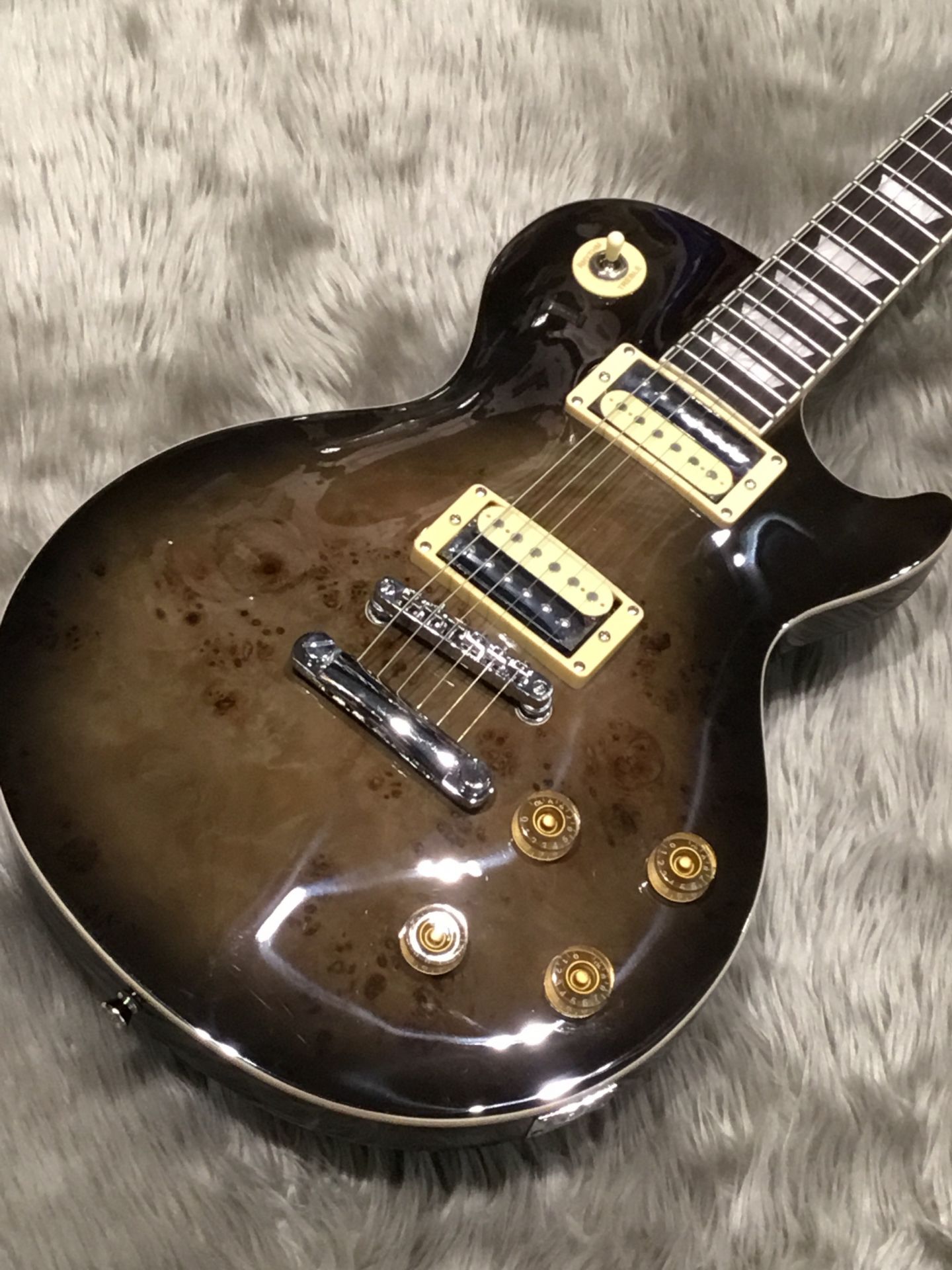 特価エレキギター】バッカス製バールトップのレスポール2本限定の大