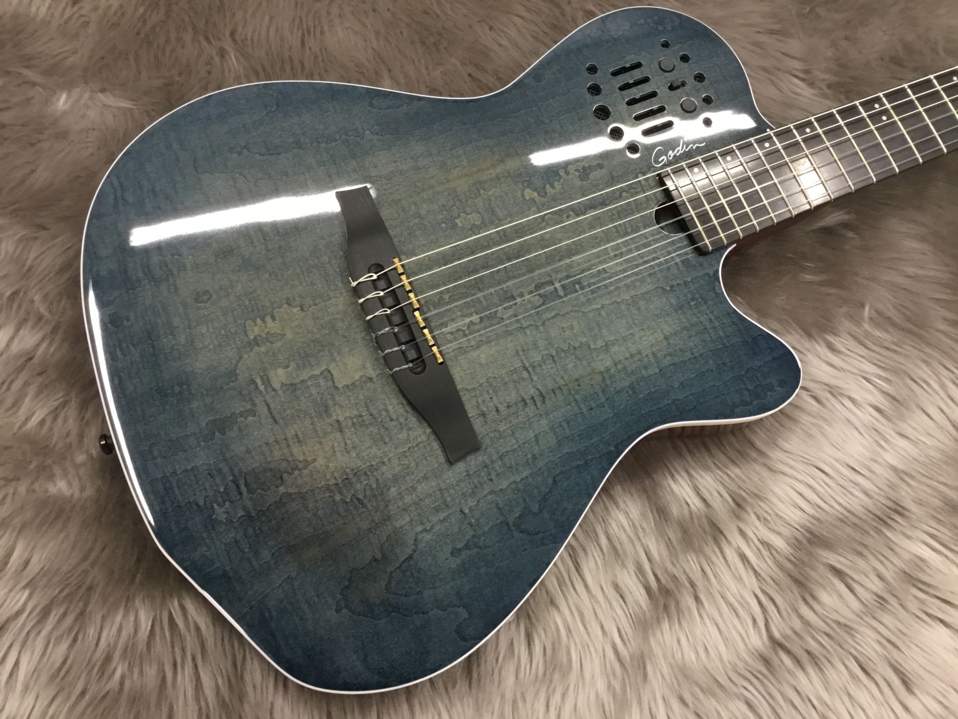 入荷情報】Godin25周年限定モデル！｜島村楽器 イオンモール日の出店