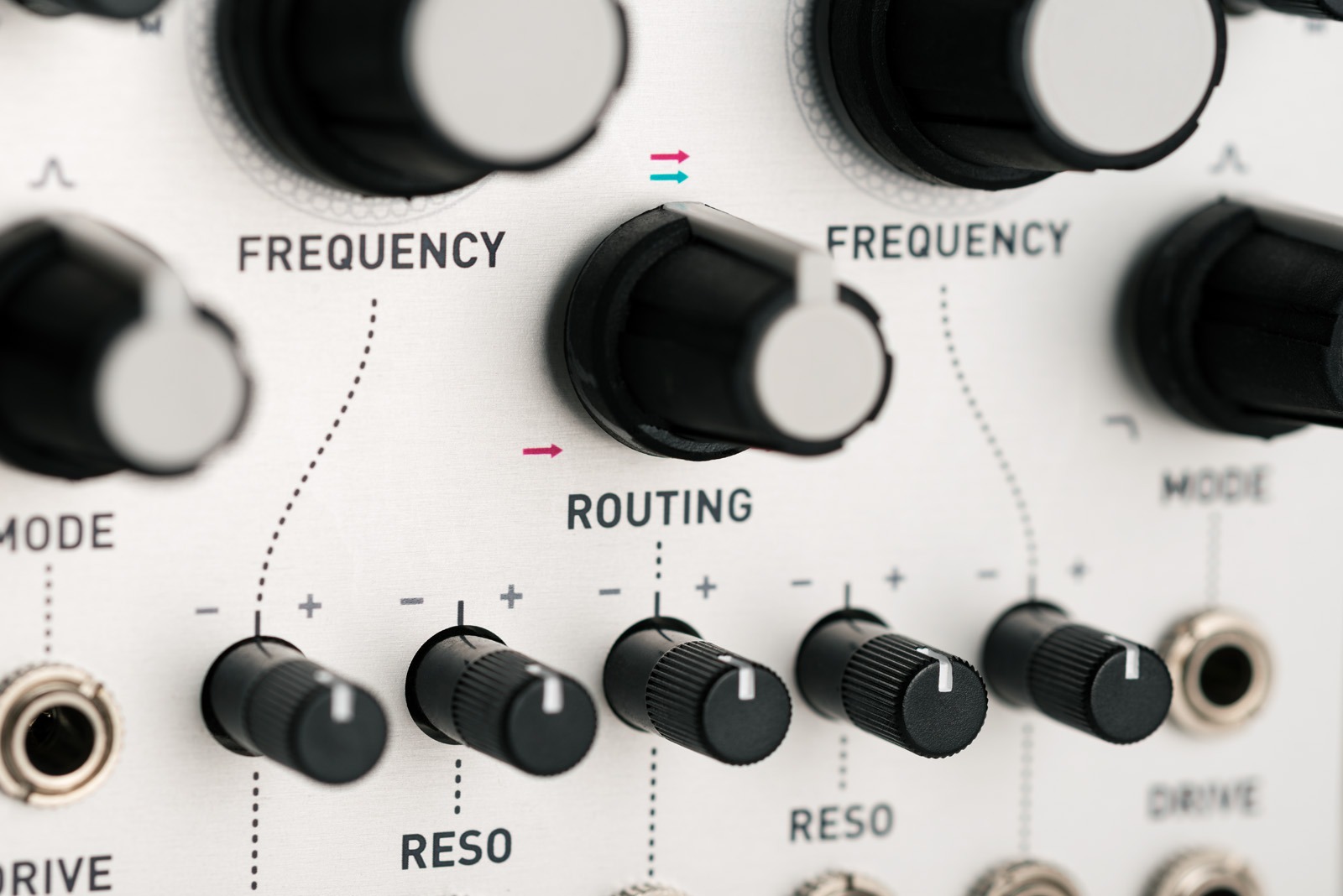 Mutable Instruments Blades | ユーロラック・デュアル・マルチモード