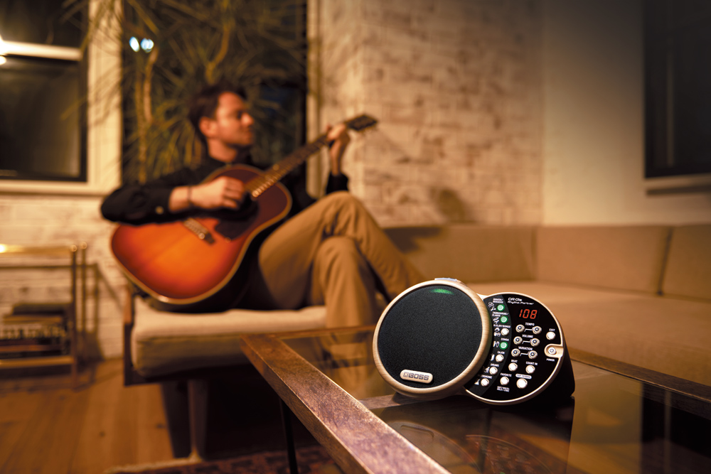 BOSS DR-01S 発表！18種類の楽器を内蔵したアンプ搭載リズム・ボックス