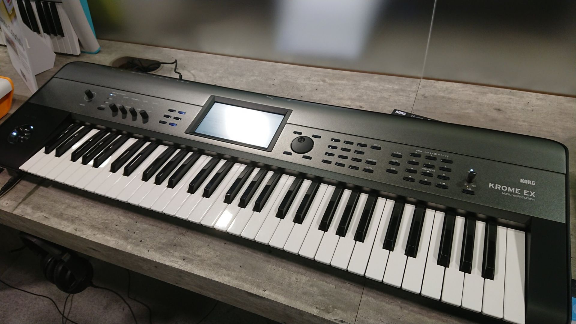 KORG KROME EX シリーズ | 新ピアノやEDM系音色を追加した