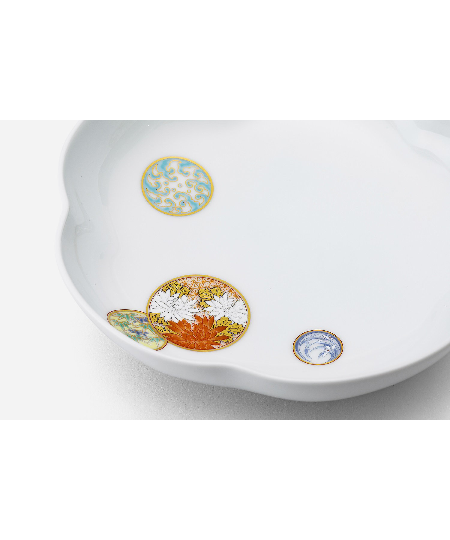 寿赤絵 梅型6号盛鉢 | 深川製磁/フカガワセイジ | 三越伊勢丹