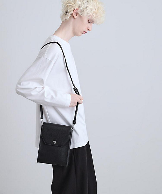 スクエアボックスショルダーバッグ（ユニセックスアイテム