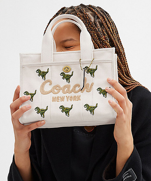 日本限定】カーゴ トート バッグ 26・レキシー プリント | COACH