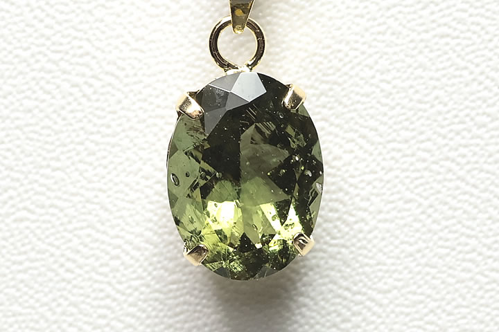 ギャラリーメイスン / 0.90ct モルダバイトオーバルカットペンダント