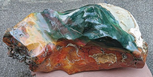 緋山酔恭「山水石美術館」 出雲めのう(花仙山ジャスパー)・興部ジャスパー