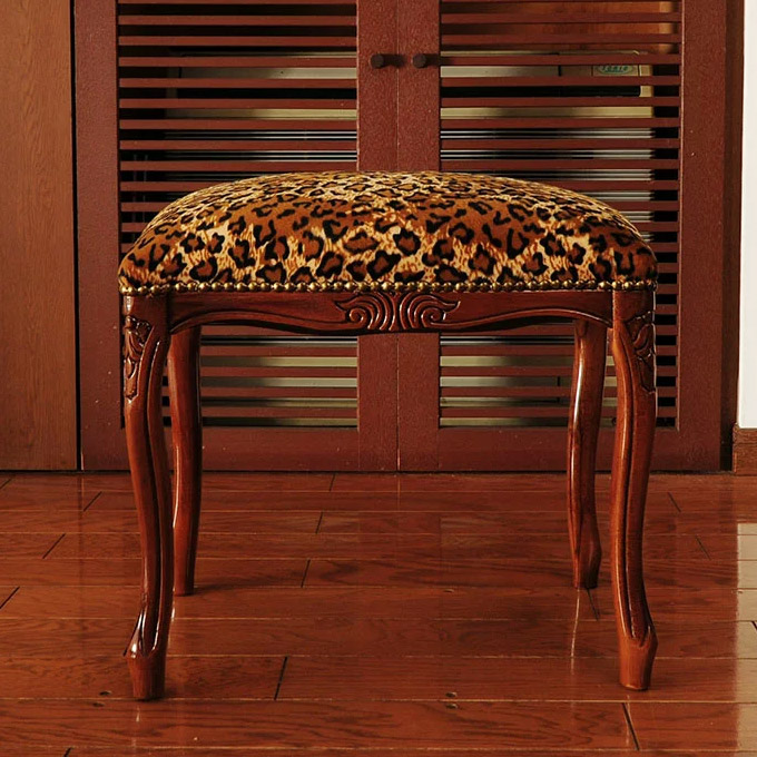 ヒョウ柄の椅子 - 椅子の店