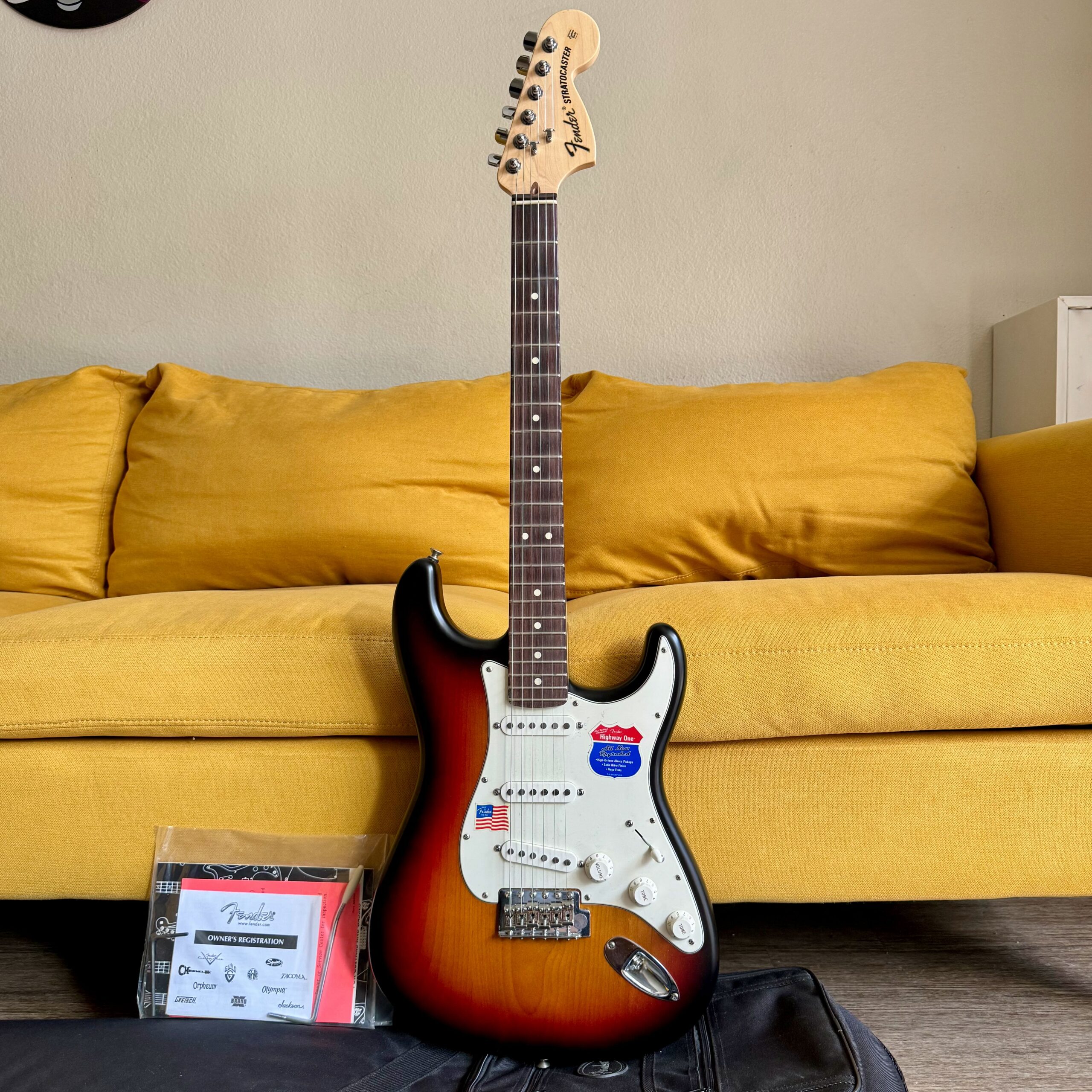 2007 Fender Highway One Stratocaster 3-Tone Sunburst Rosewood