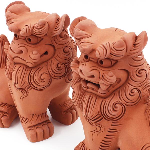 シーサー 素焼き 立ち横向き（中） 沖縄 お土産 置物 玄関 魔除け