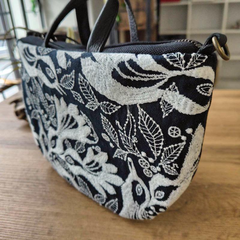 送料無料】ミナペルホネン/carnival カーニバルネイビー/ミニラウンド