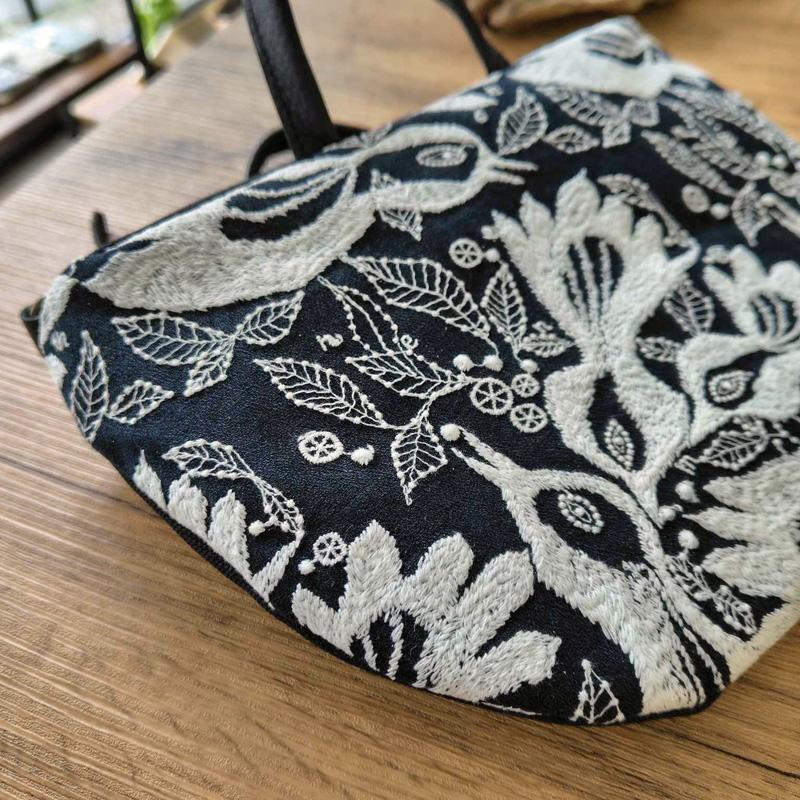 送料無料】ミナペルホネン/carnival カーニバルネイビー/ミニラウンド