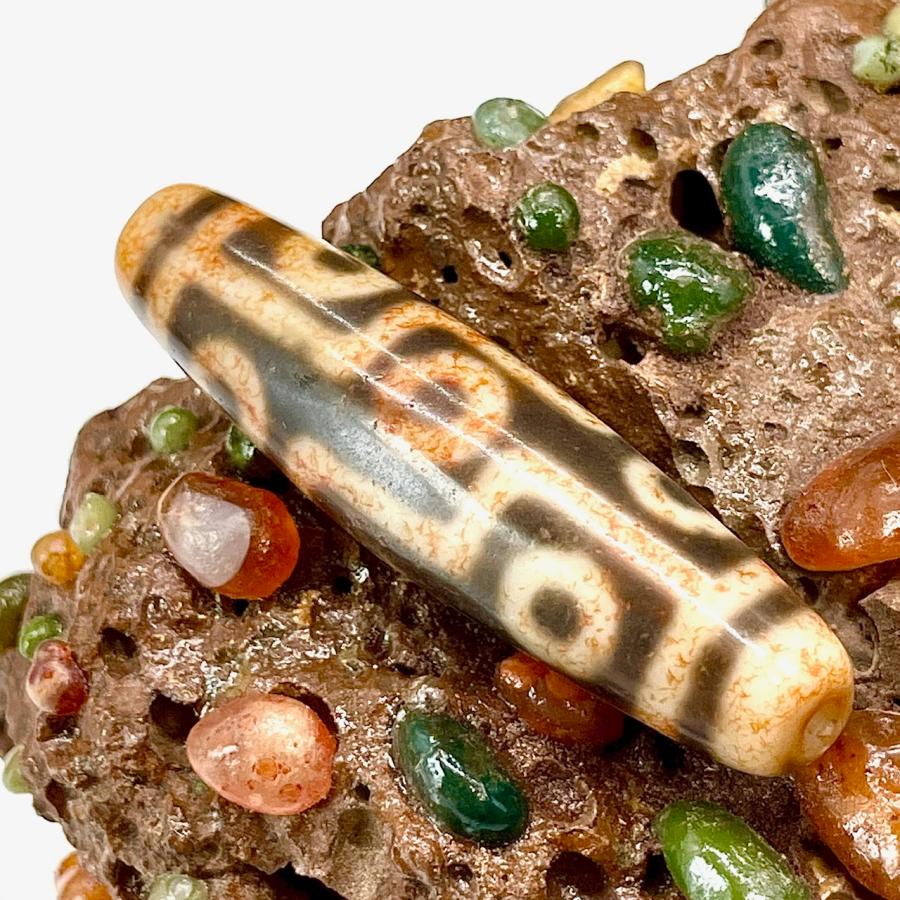 九眼天珠 本物 S730 朱砂 ジービーズ 西蔵天珠 年代物 53.1mm : クロコ