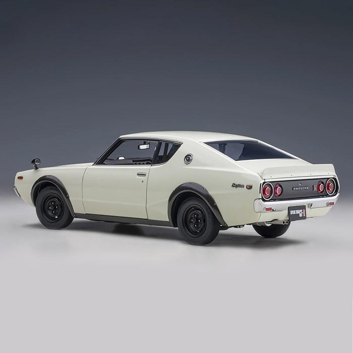 ミニカー 1/18 日産 スカイライン 2000 GT-R KPGC110 ホワイト