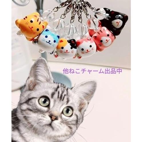 可愛い猫デザインの陶器チャーム 白/ブルー 水晶 ねこ cat 天然石