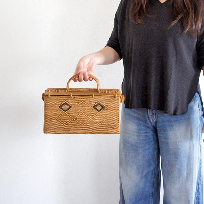 アタ 手編み バスケット ピクニックバスケット《幅36cm×奥行25cm×高さ