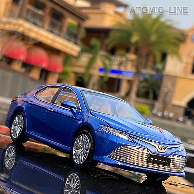 トヨタ（TOYOTA） カムリ CAMRY 1/32 ミニカー 全4色 ライト点灯 合金