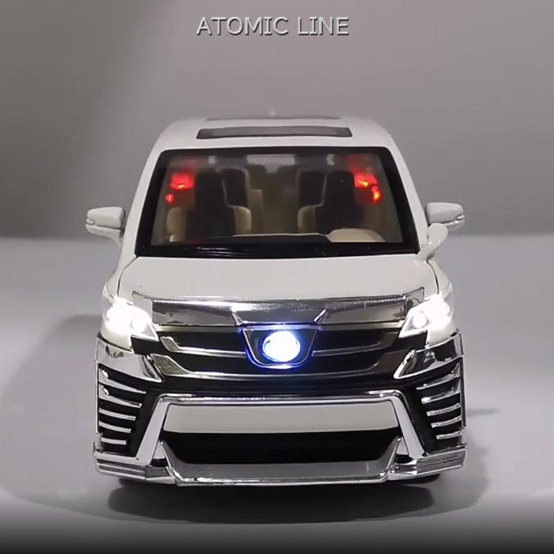 トヨタ（TOYOTA） ヴェルファイア 1/24 ミニカー 全2色 ライト点灯