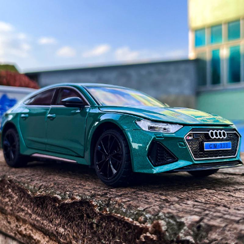 アウディ RS7 1/24 ミニカー 全3色 ライト点灯 エンジンサウンド 合金