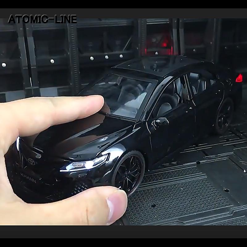 トヨタ（TOYOTA） カムリ 1/24 ミニカー 全4色 ライト点灯 エンジン