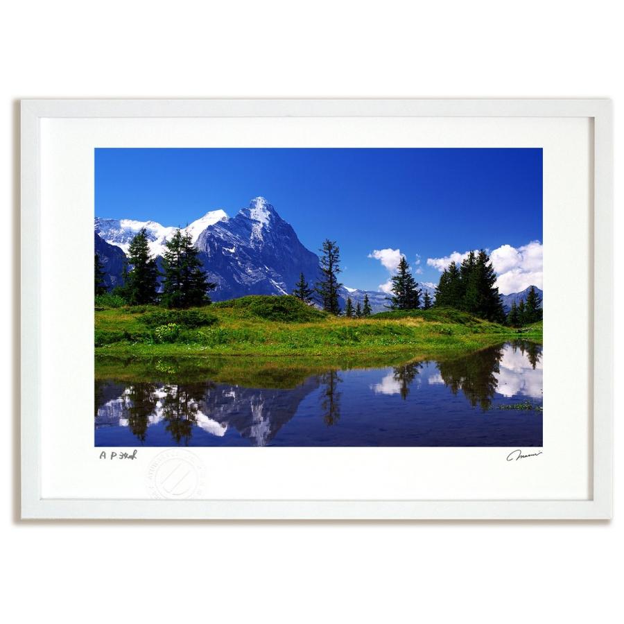 アートフォト 絵画 壁掛け スイス アイガーが映る池 インテリア 額入り