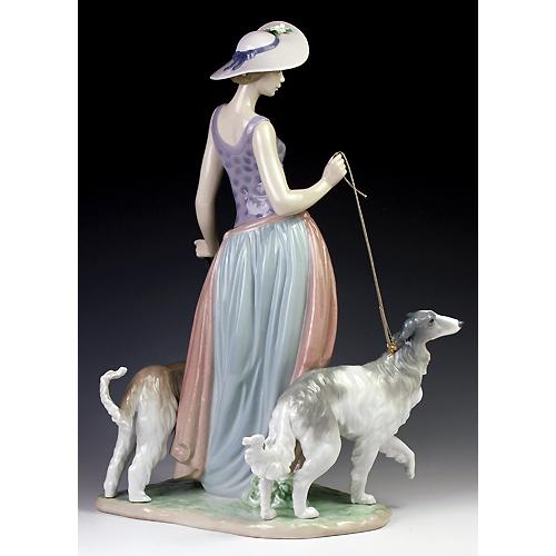 リヤドロ（Lladro リアドロ 陶器人形 置物） 婦人 優雅な散歩の