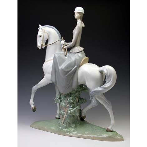 LLADRO（リヤドロ） リヤドロ（Lladro リアドロ 陶器人形 置物） 乙女