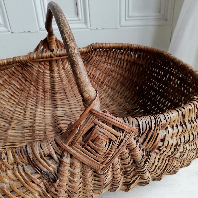 ブルターニュの大きめのカゴ フランスヴィンテージ : BAU ANTIQUES