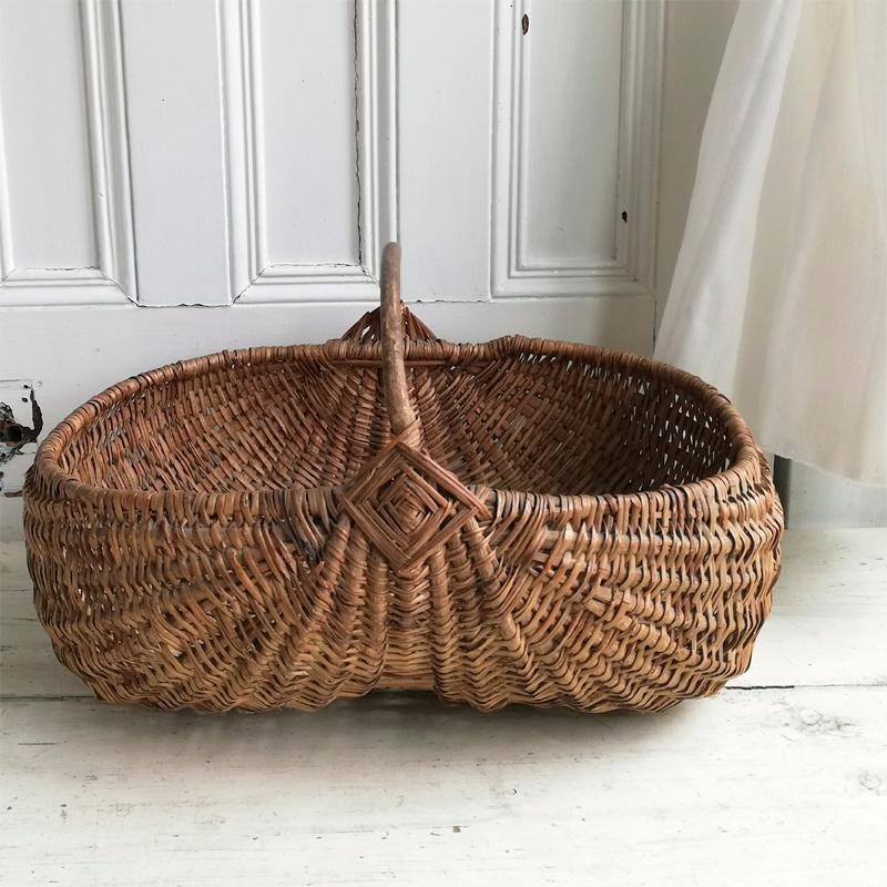 ブルターニュの大きめのカゴ フランスヴィンテージ : BAU ANTIQUES
