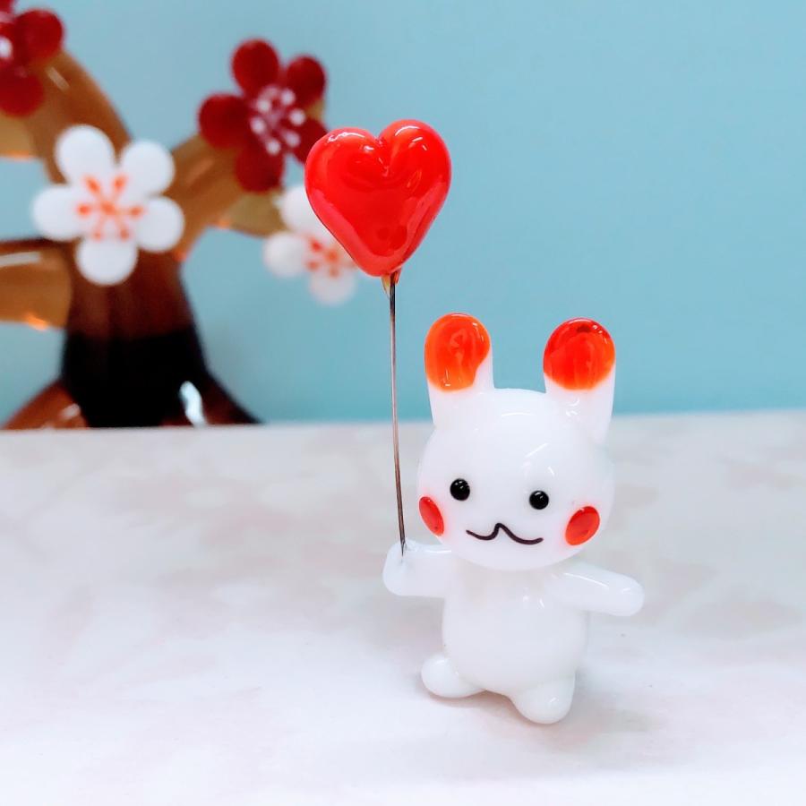 ガラス細工 ハート持ちウサギ ミニチュア 置物 雑貨 動物 うさぎ 小物