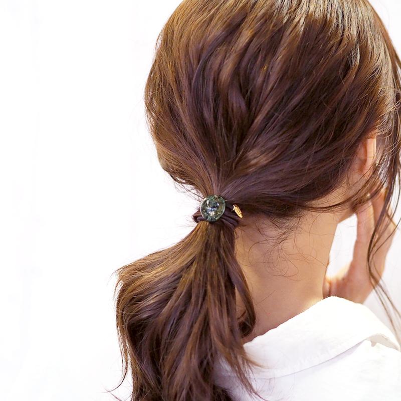 BLAZE ヘアゴム ラウンド かすみ草 箔 ゴールド プレート レジン 花