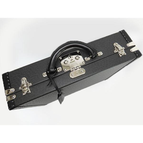 LOUIS VUITTON（ルイ・ヴィトン） 超美品 タイガ プレジデント