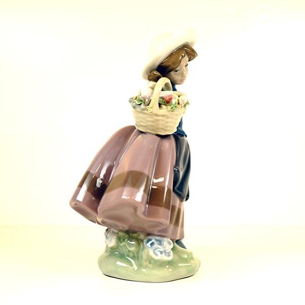 LLADRO（リヤドロ） 甘い花の香り 少女 帽子 かご 陶器 人形 置物