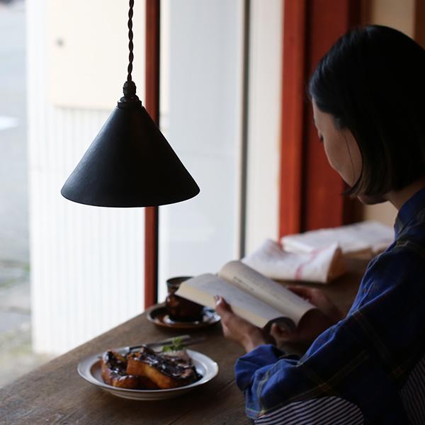 FUTAGAMI（フタガミ） ペンダントランプ 円錐 鍛金 黒ムラ ペンダント