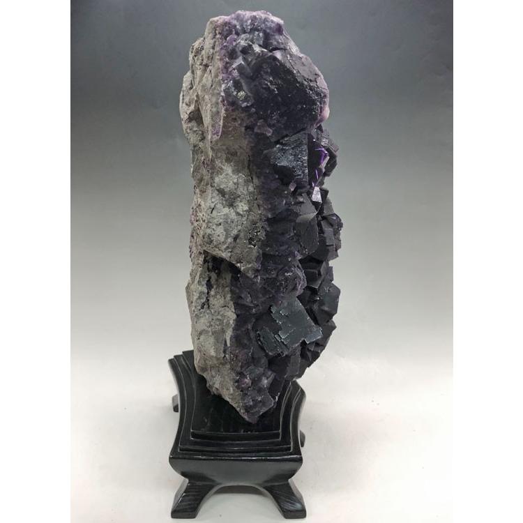 希少 特大 フローライト 蛍石 原石 H47cm 送料無料 台座付 ブラック