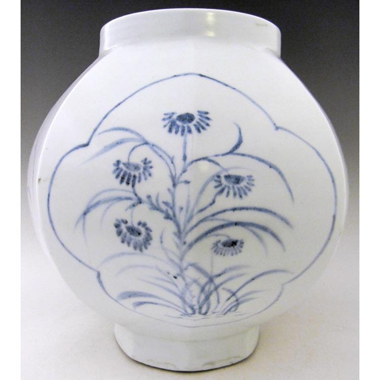 李朝 青花窓絵草花文面取壺 全高約29cm 韓国 朝鮮 希少 花瓶 白磁 染付